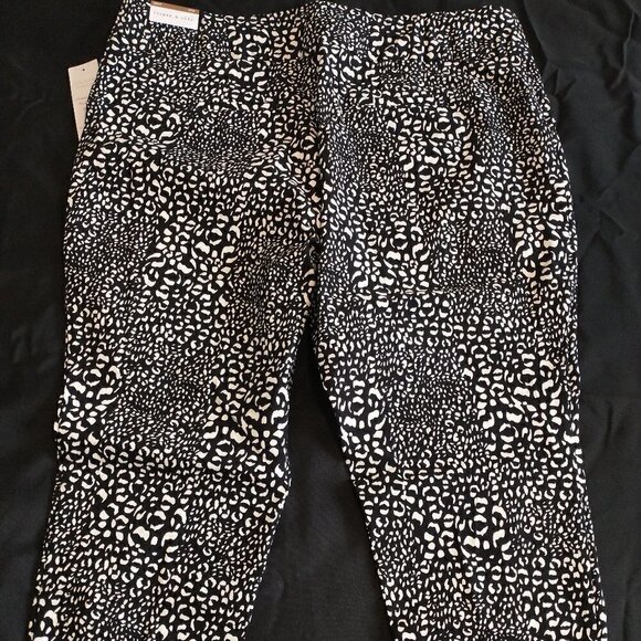 Cooper & Ella Plus Pull on Cropped Pants with Rolled Cuffs Black White Size 22W - Picture 11 of 14